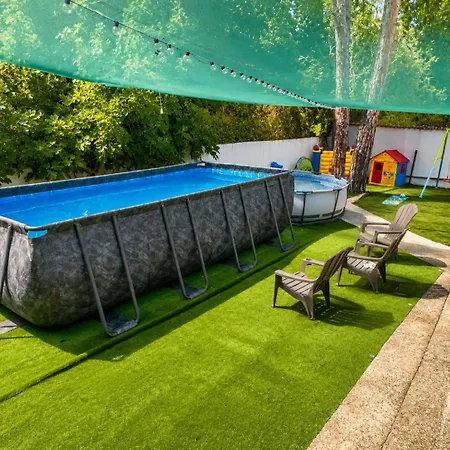Kalabria Pool, Bbq & Jacuzzi 3* Warna