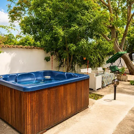 Kalabria Pool, Bbq & Jacuzzi Pensjonat